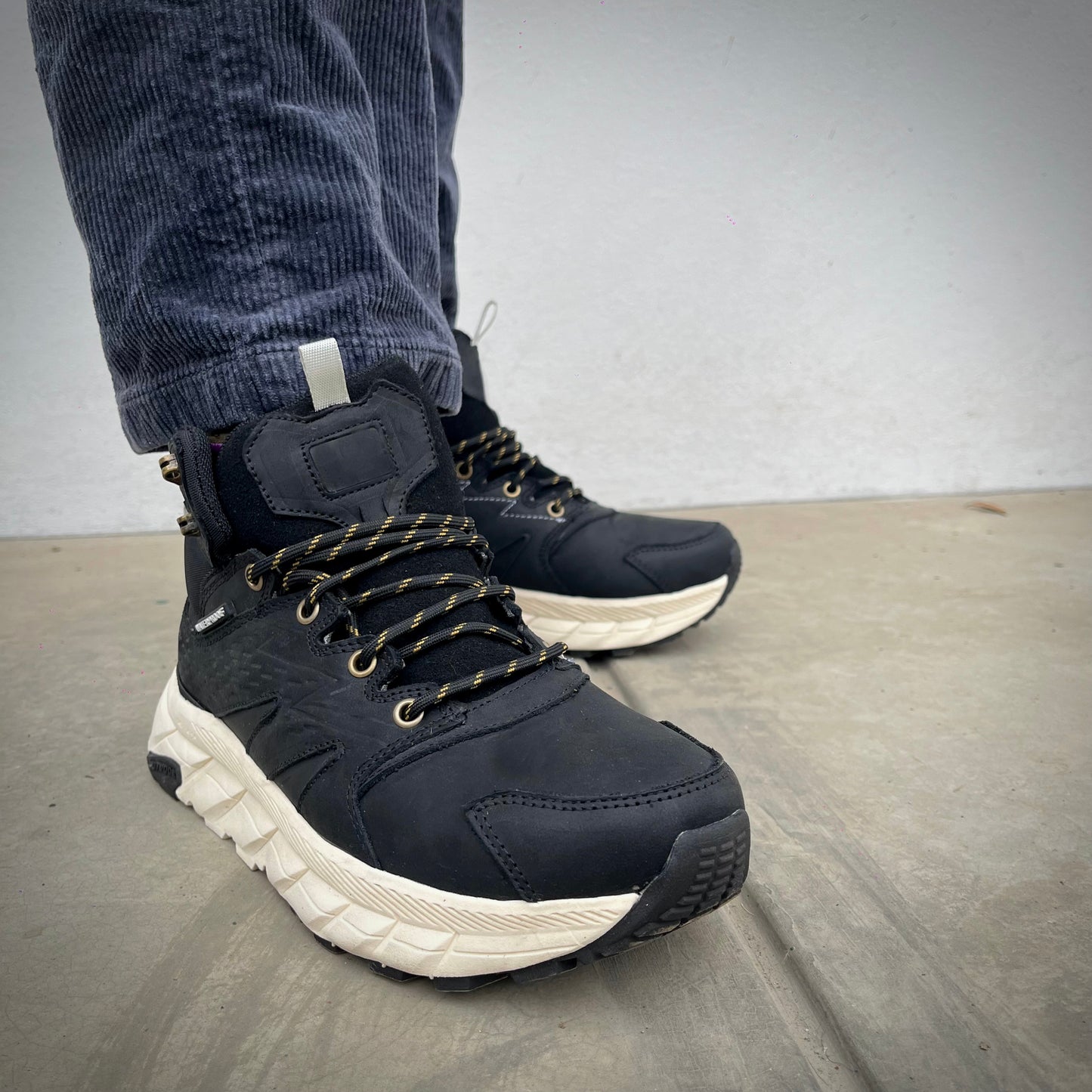 ZAPATILLA VIBRAM NEGRA